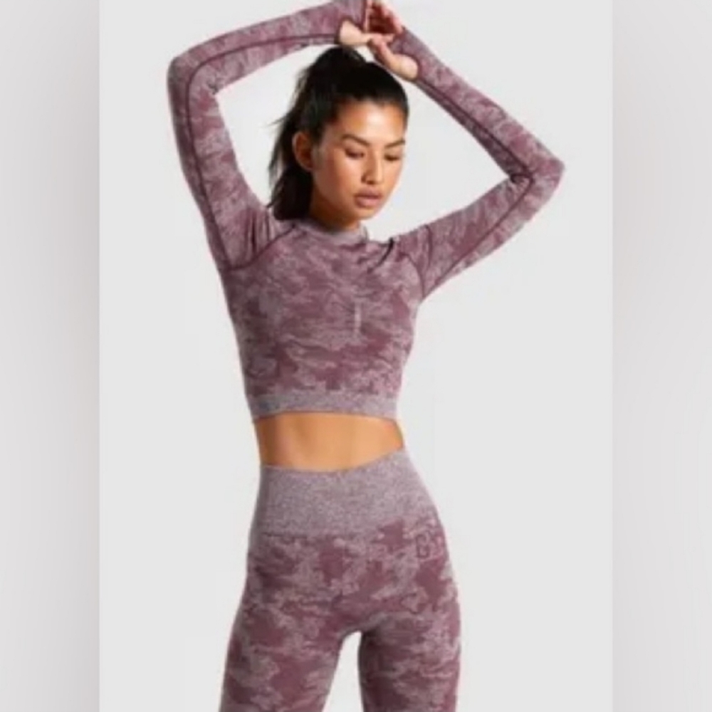 Gymshark Adapt Camo Winter Berry outfit. Size Medium top. Size small bottoms.